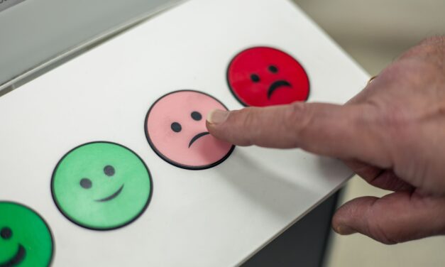 Americans Give US Health Care System a C Grade, Calling for Policy Change