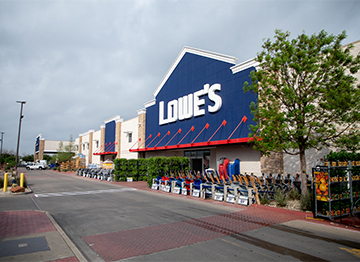 Lowe’s Faces Boycott Amid Sales Decline and Shifting Consumer Behavior