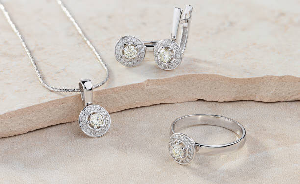Platinum Dominates 2025 Jewelry Trends
