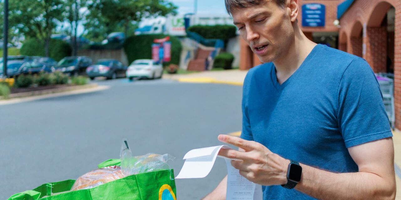 Beat Rising Grocery Prices With These 5 Grocery Rewards Cards & Tools