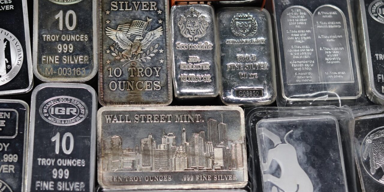 High gold, silver prices send crowds to coin and jewelry exchange shops | MPR News