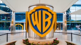 warner-brothers-sign-at-the-entrance-to-the-theme-park-scaled-1.jpg