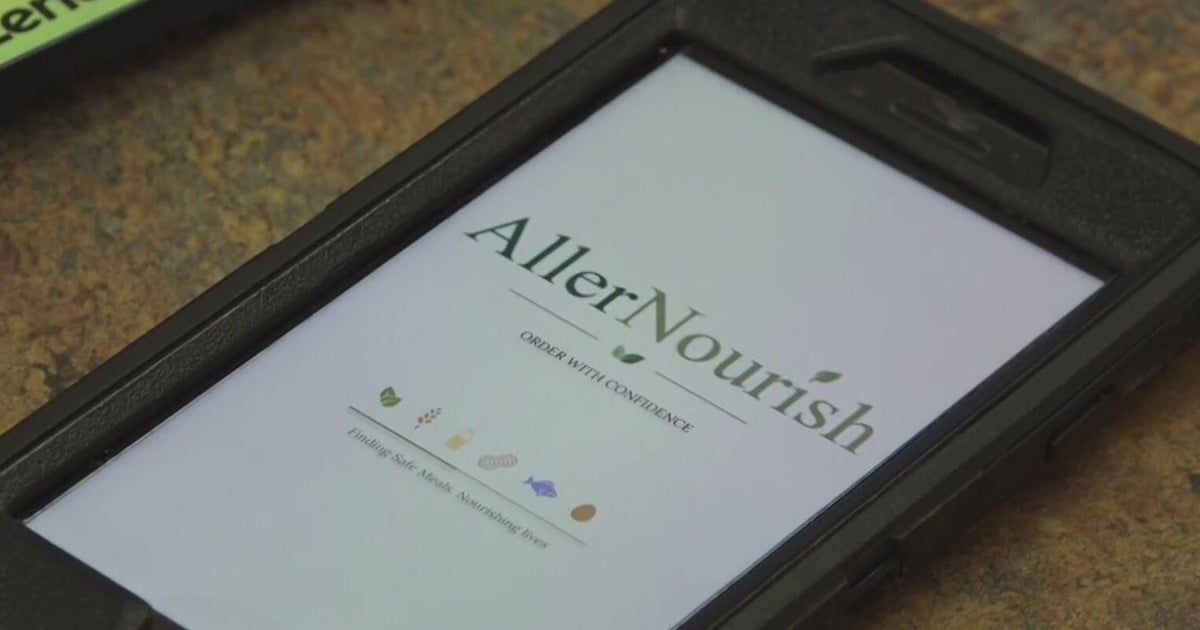 Michigan high schoolers develop app to help people with allergies navigate dining out – CBS Detroit