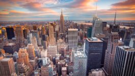 5_New-York_New-York-CIty_midtown-manhattan-downtown_Shutterstock_199319276_Little-Vignettes-Photo.jpg