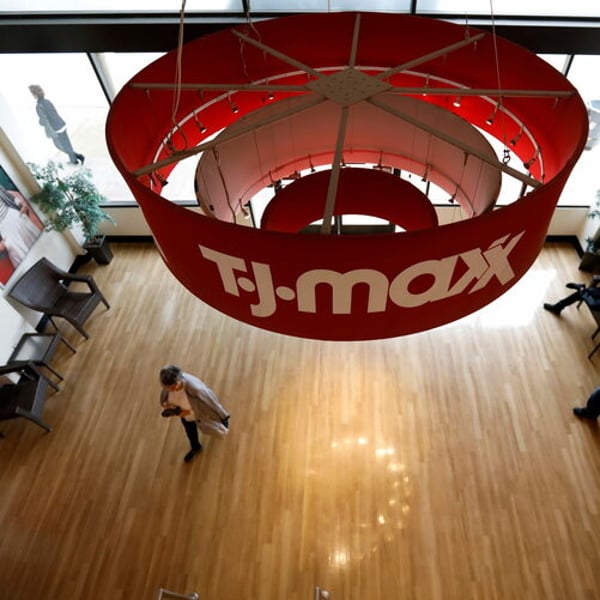 Discount retailer TJX raises annual forecasts as US shoppers hunt for value – FashionNetwork USA