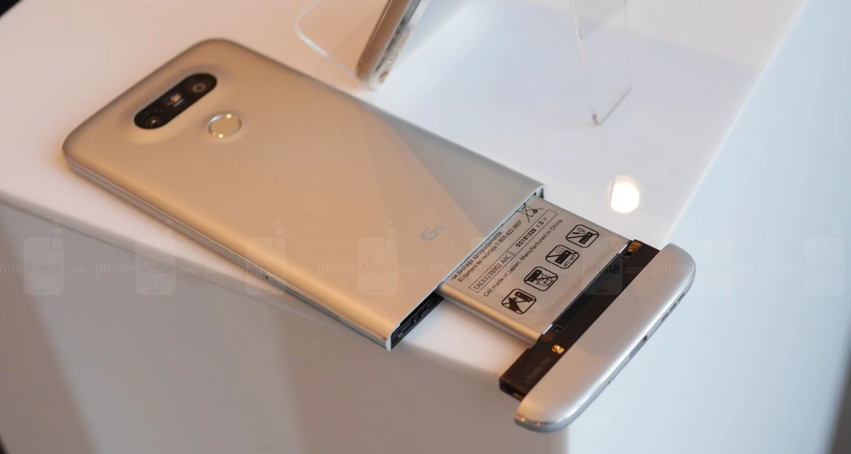 Smartphones must have user-replaceable batteries by 2027. But not your iPhone. Here’s why – PhoneArena