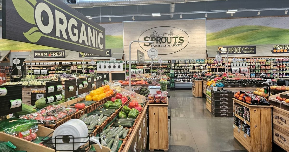 Traditional grocery stores are capturing the hottest visit