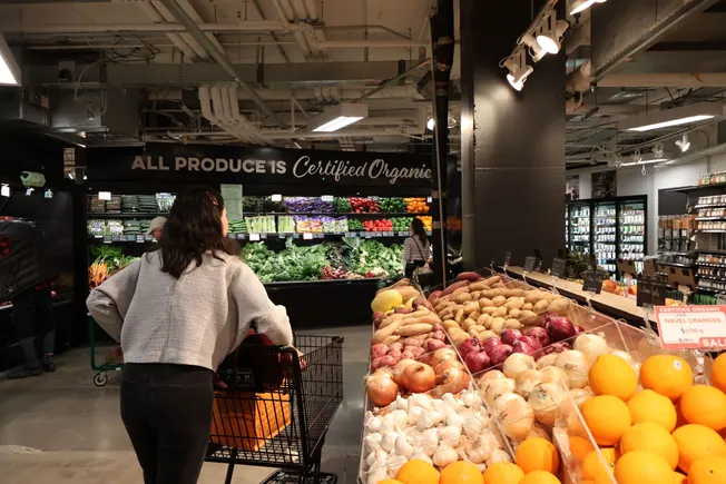 Independent grocers make up nearly 40% of US food retail sales, report says | Grocery Dive
