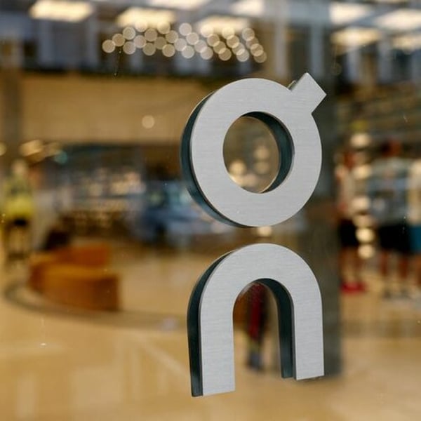 Sportswear brand On expects higher 2026 profit as it attracts younger, female customers – FashionNetwork USA