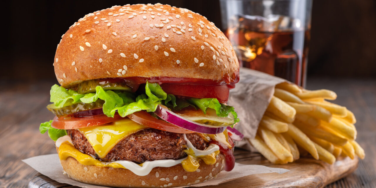 Reddit Says This Restaurant Chain’s Burger Deal Rivals Fast Food Joints