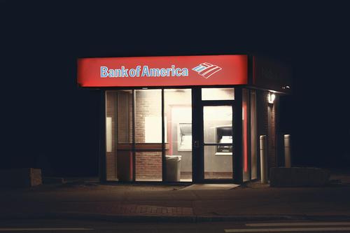 Why is JPMorgan Chase Expanding its Branch Network in a Digital Age