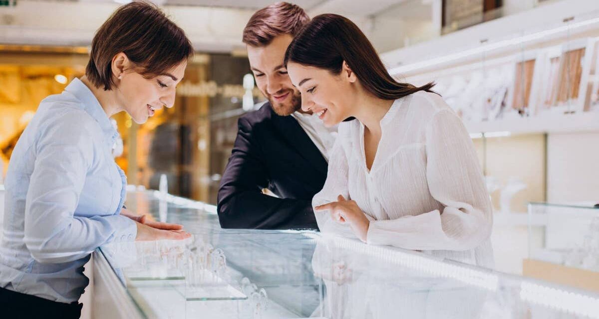 189-year-old luxury jewelry giant is quietly closing stores – TheStreet