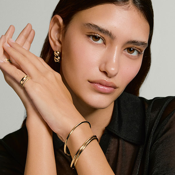 Mejuri Makes Statement With Stainless Steel Jewelry
