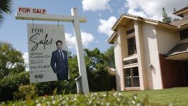 June home sales disappoint as prices reach an all-time high 108290688-1776108462847-gettyimages-2271185271-_73a8368_orwebggl.jpeg