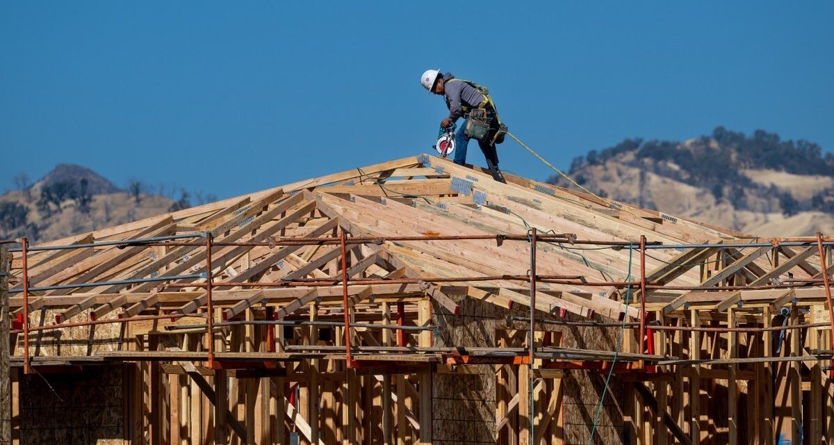 New-Home Prices Drop to Lowest Level Since 2021