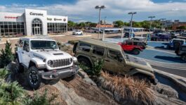 Carvana said it was experimenting with new cars. Sales have taken off 91369940007-carvana-test-drive-center-1