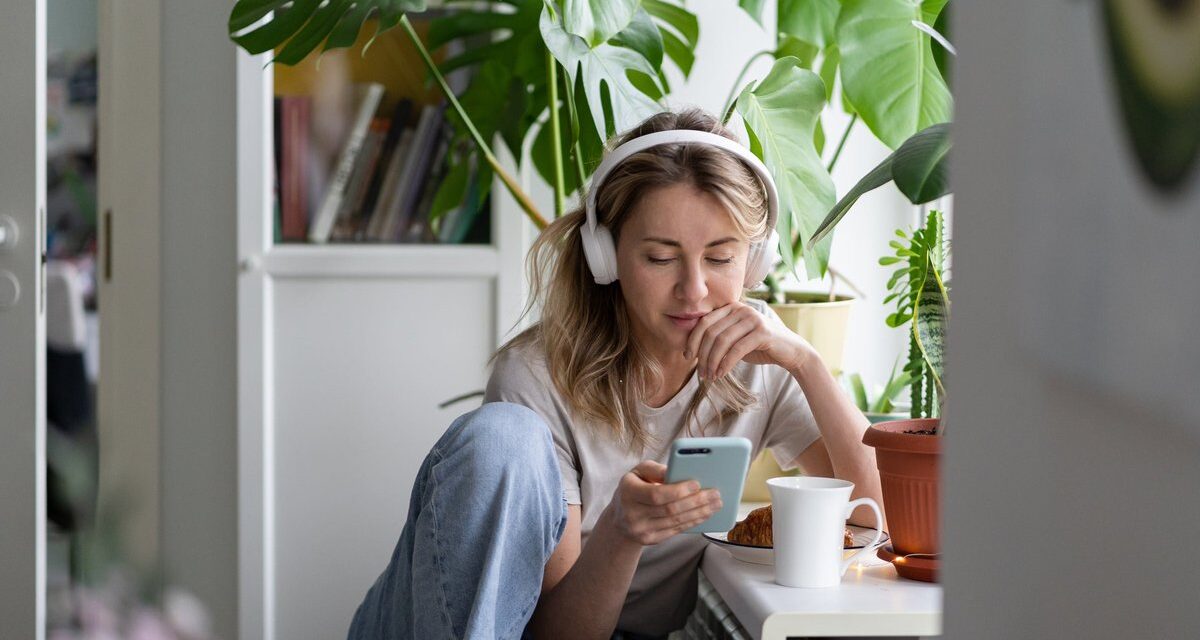 Gen Z Has the Lowest Credit Card Debt of Any Working Generation. Here’s Why