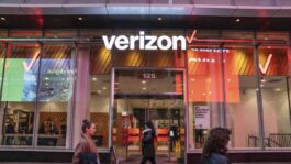 Verizon customers face higher prices on discounted offers - TheStreet a-verizon-store-ahead-of-earnings-figures