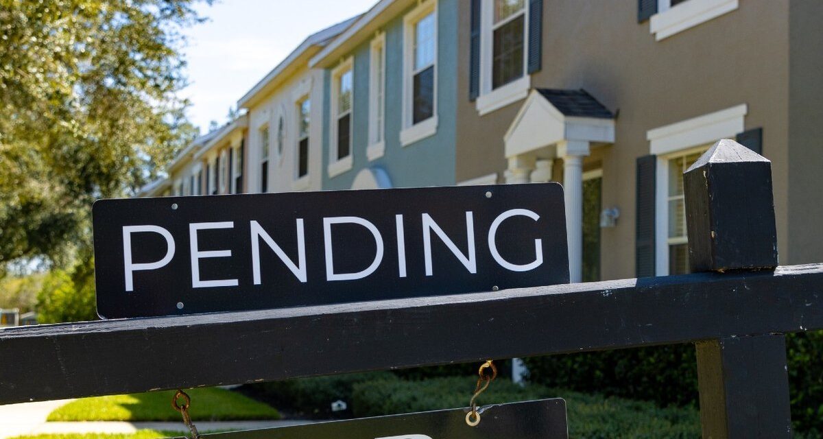 Pending Home Sales Plunge 5.4% in June as Prices Surge to Record High