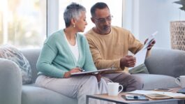 Workers delaying retirement as economic anxiety grips employers - InvestmentNews deni_639034683901959263