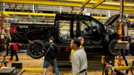 Ford sales fall 10.3% in August as it ramps up F-Series production 108306590-1778705168667-gettyimages-2256139835-imgl6299_rolgkcn9