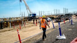 construction-worker-power-plant