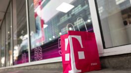 t-mobile-kicks-off-3-billion-bond-sale-to-buy-5g-spectrum