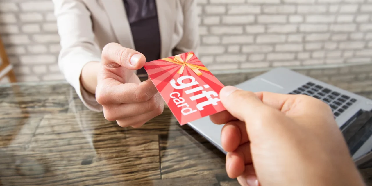 US holiday shoppers reaching for gift cards given tight budgets | Retail Customer Experience
