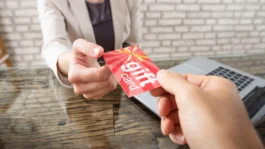 US holiday shoppers reaching for gift cards given tight budgets | Retail Customer Experience cover_image__jmN0d9fw__AdobeStock_165889662.jpeg.1600x900_q85_crop_upscale